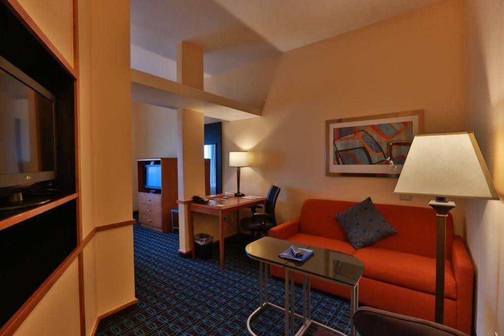 Fairfield Inn&Suites Burlington Exterior foto